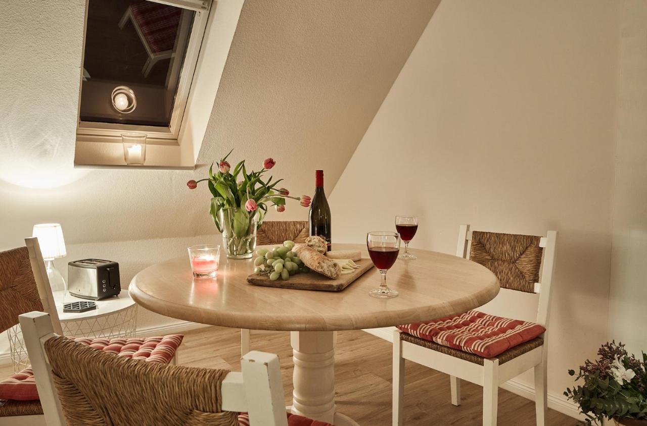 Gut Hohenstein - Platanenappartment Barkelsby Ngoại thất bức ảnh